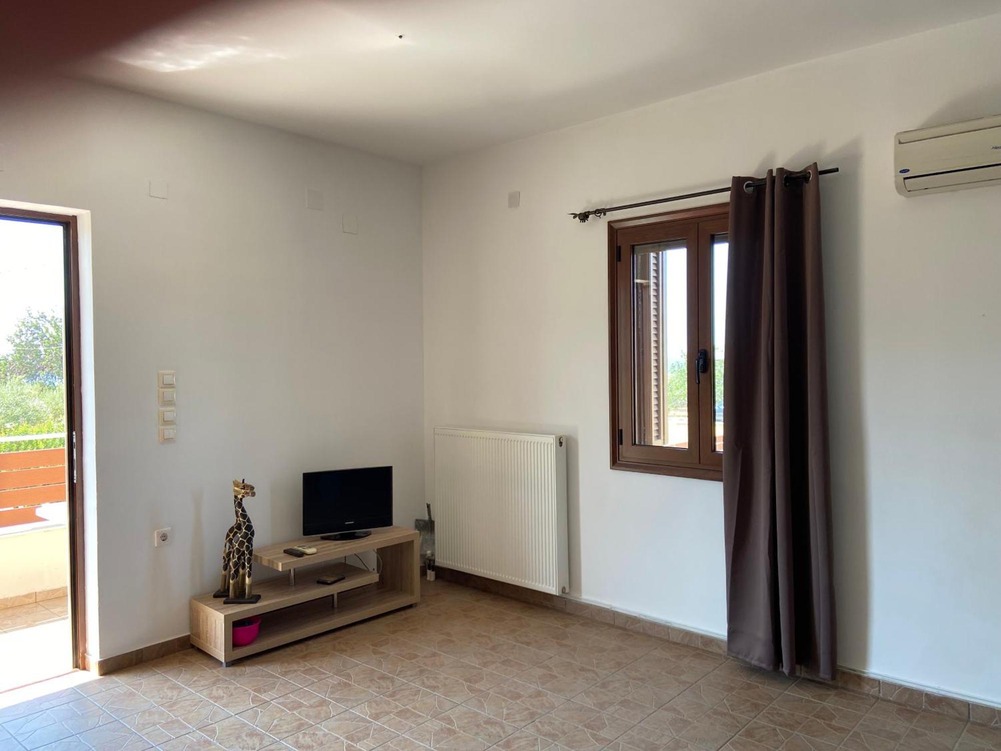 Kokkines Apartment Plitra